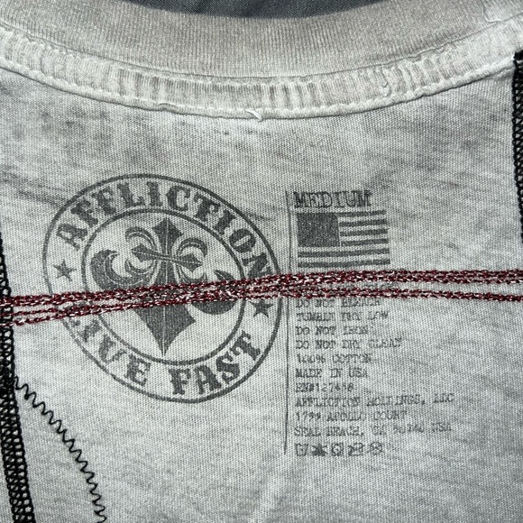 Authentic Like NEW Affliction T-Shirt - Men’s Medium - Picture 3 of 5